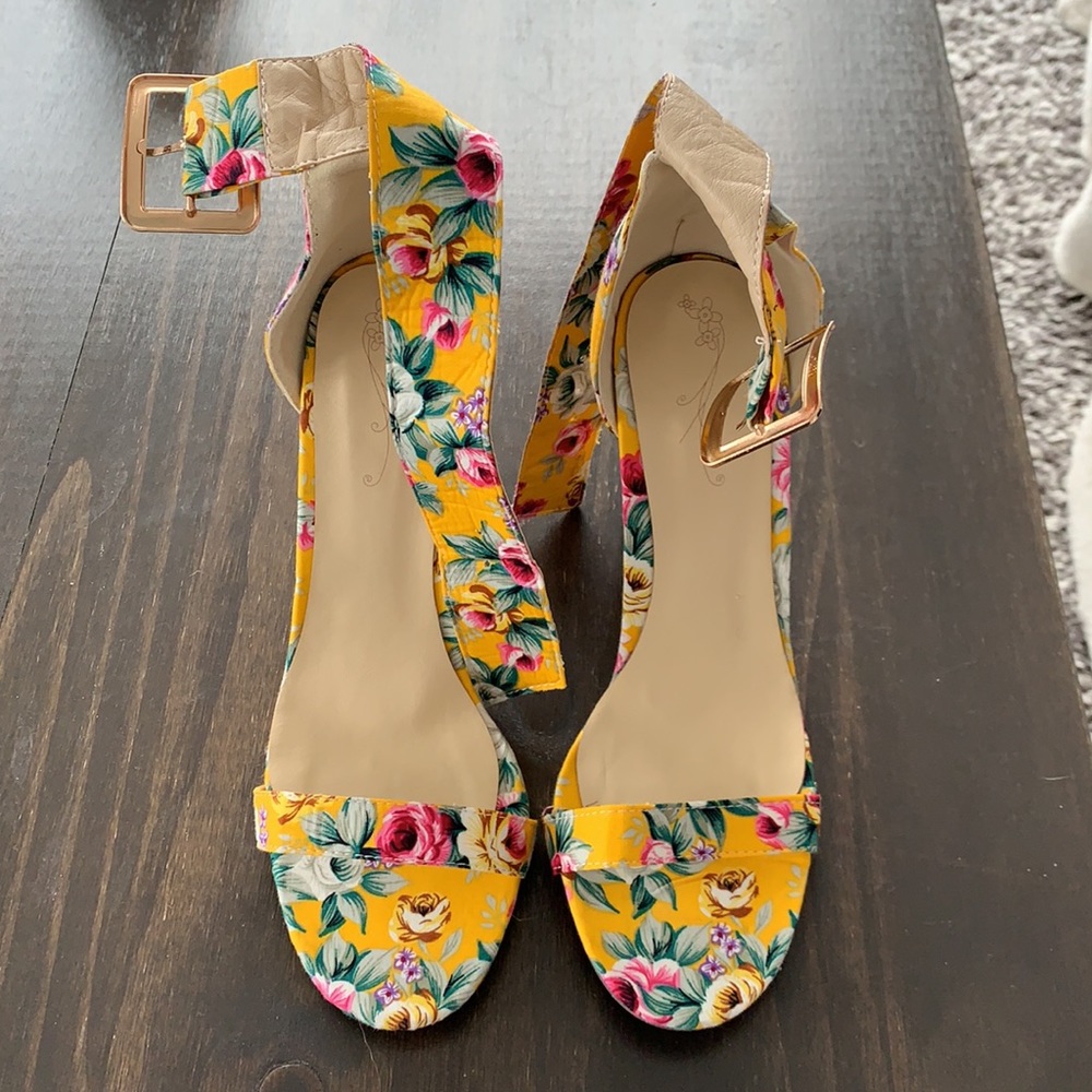 High Heels - Picture 4 of 4